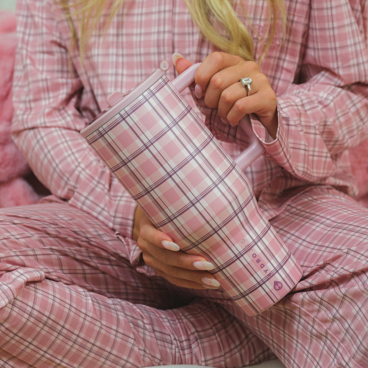 HYDROJUG Deals | HydroJug Traveler 40oz - Pillow Talk Plaid